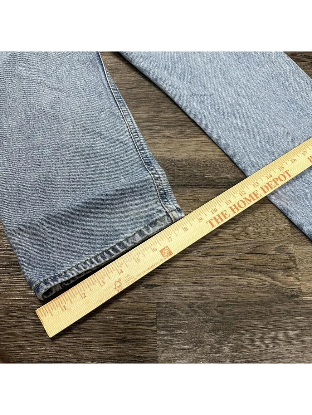 Vintage 90s Levi Strauss blue denim straight fit jeans  34x30